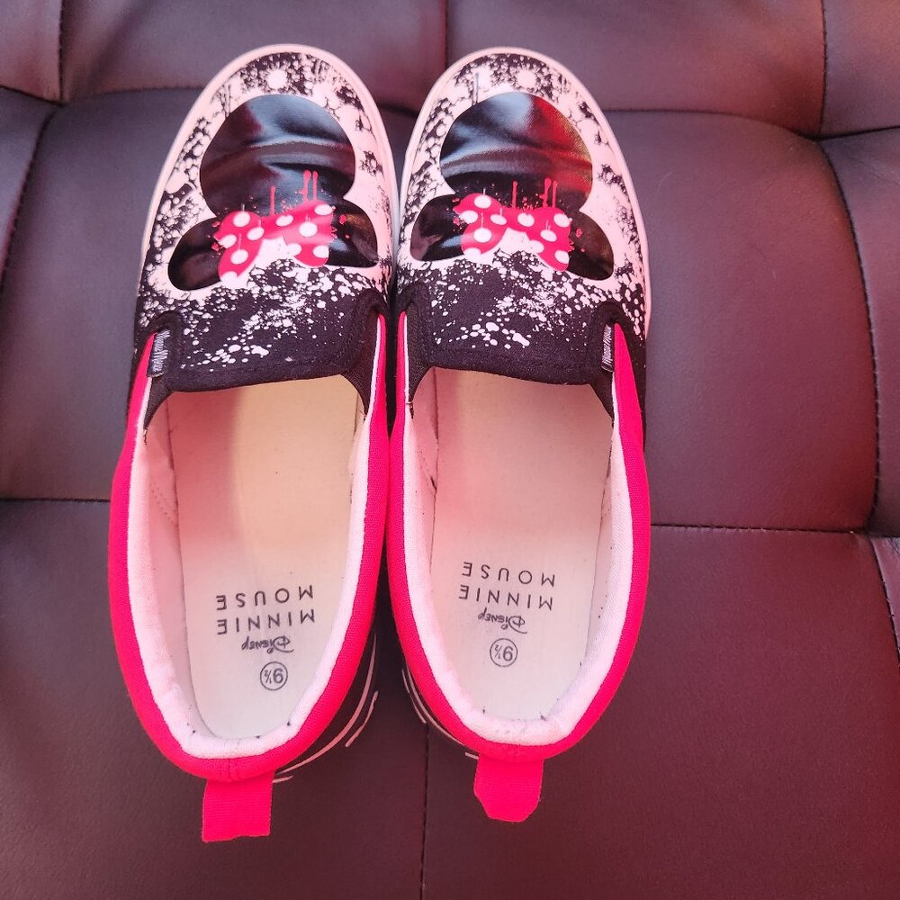 Womens Disney Ground Up MINNIE MOUSE Slip-On Shoes Black & Red- SIZE 9.5